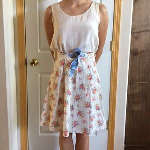 Vintage flower print skirt. Size 0-4